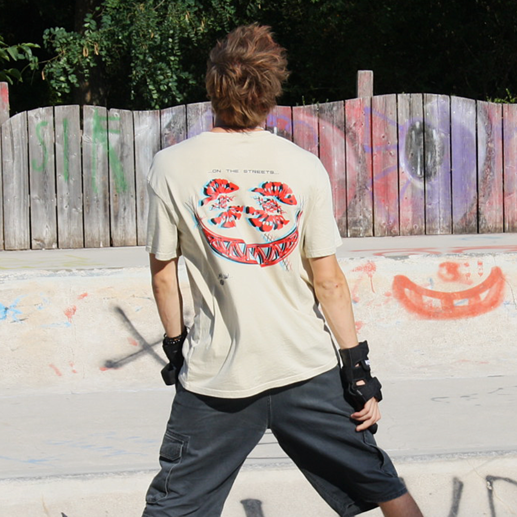 On the streets - "Smile" Tee Oversized